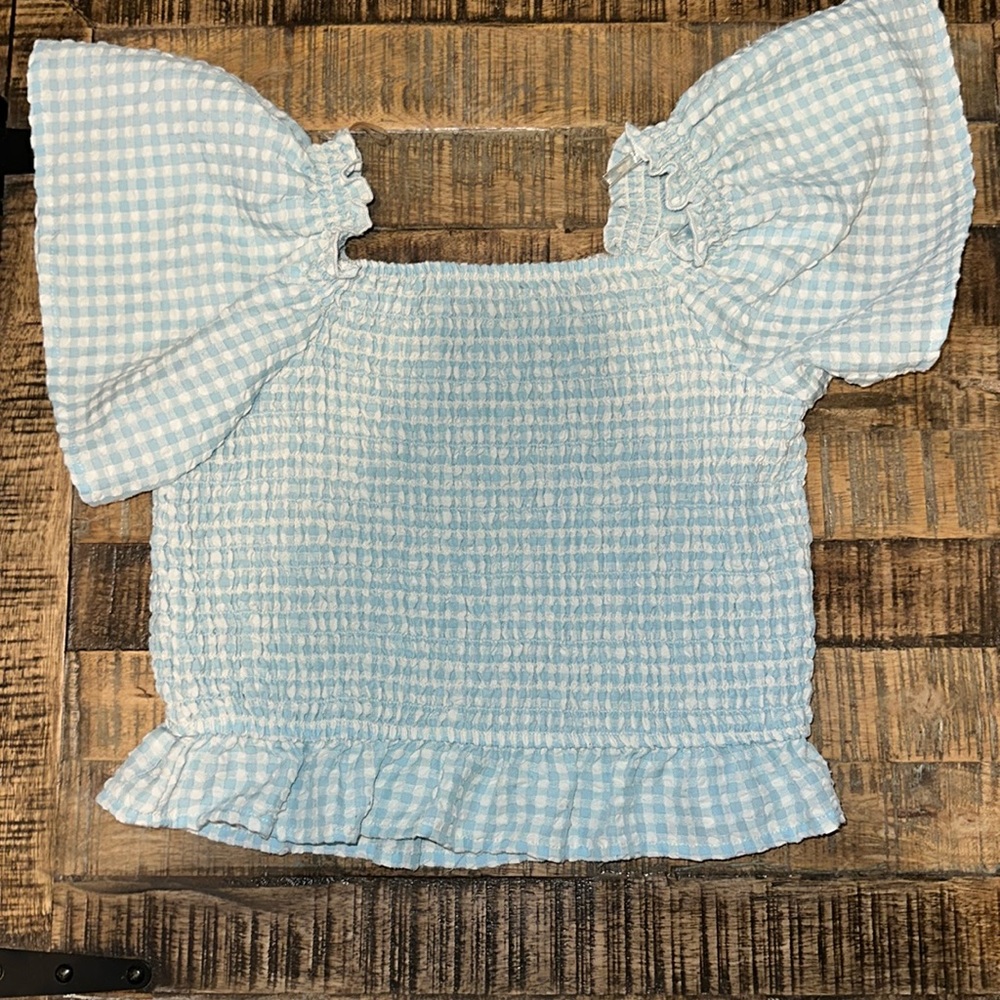 Blue and white crop top!